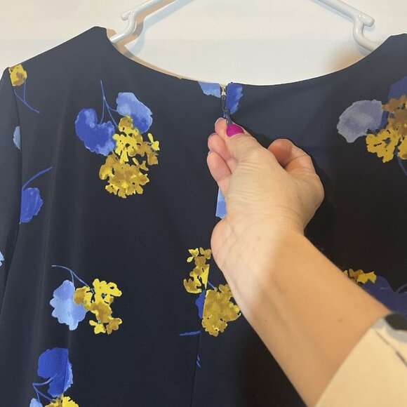 TALBOTS Women’s Midi Dress Size 8 FLORAL JERSEY TWIST FIT & FLARE Blue Stretch - Picture 8 of 12